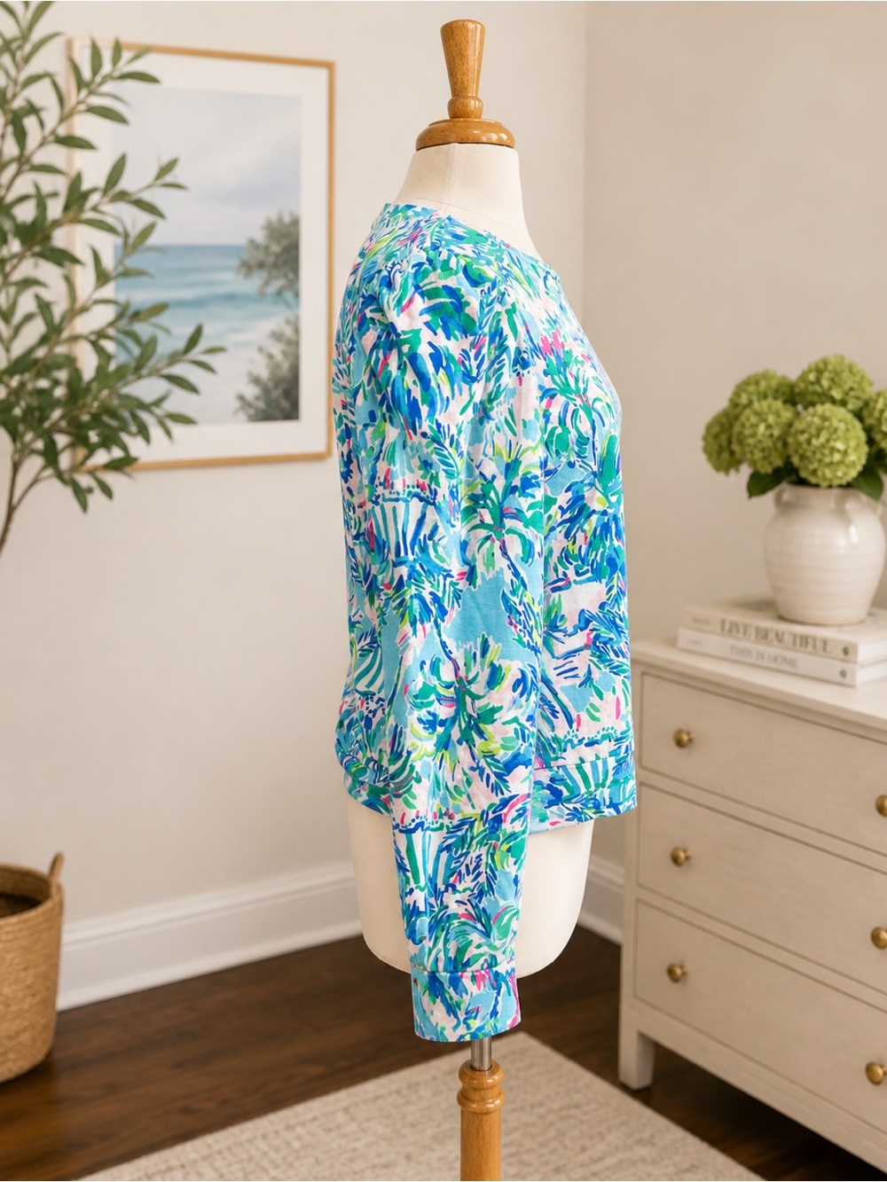 Lilly Pulitzer Cotton Printed Blouse Size Medium Blue Green Pink Tropical Top - Picture 2 of 4